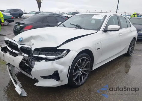 2022 BMW 330E xDrive z USA, uszkodzony, nr VIN 3MW5P9J09N8C33910